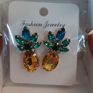NWT pineapple earrings.